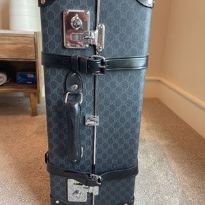 Lightly used Gucci suitcase  100% authentic